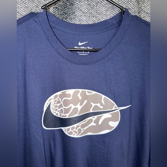 Nike Short Sleeve Tee - Picture 3 of 3